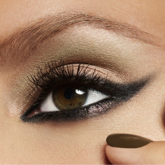 “Vex” Pro Palette Shadow. MAC. RESTRICTED TO MAGNETIC PALETTE BUNDLES. - Picture 1 of 8